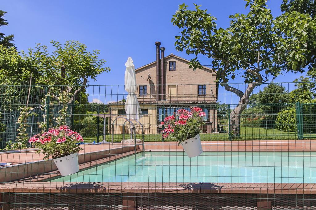 Country House La Fattoria Di Paolo Treia エクステリア 写真